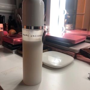 Marc Jacobs setting mist